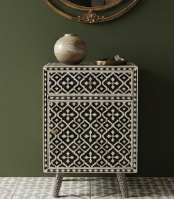 The Udaipur Lattice Bedside